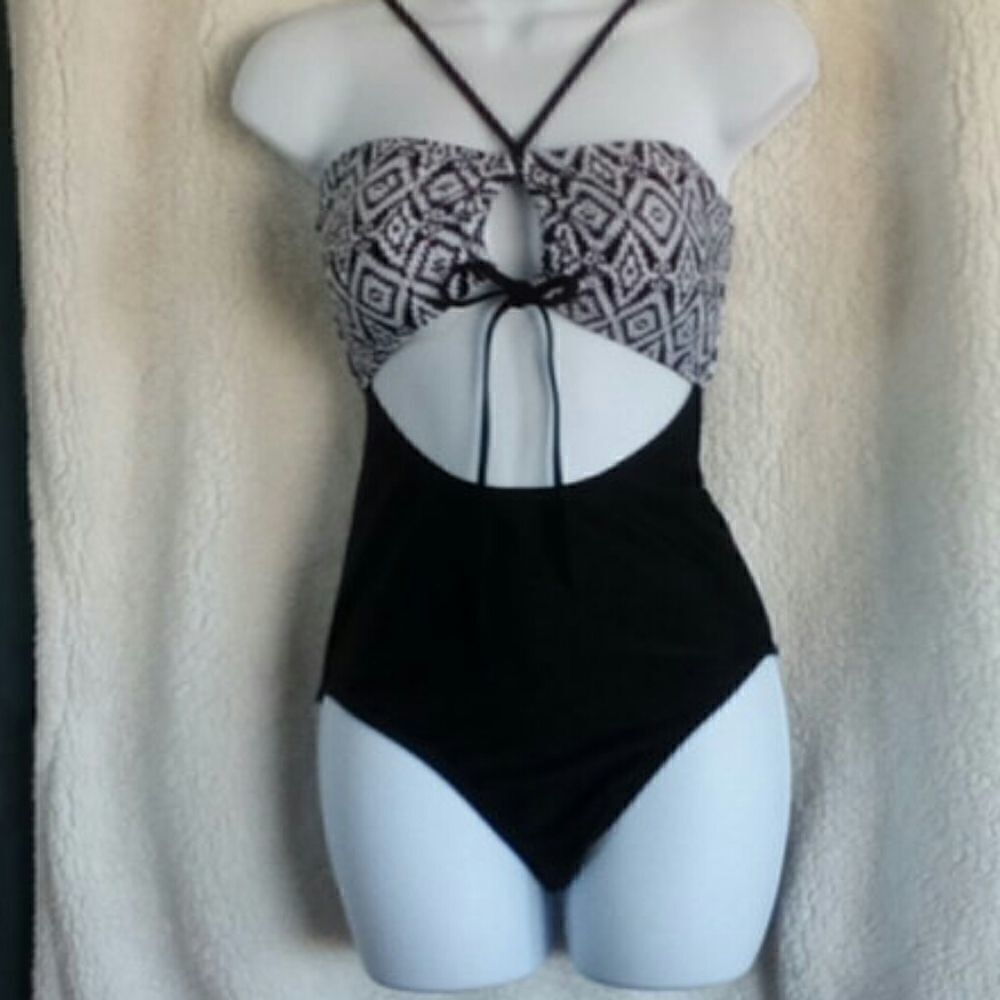 ISLAND SOUL STYLISH BANDEAU SWIMSUIT